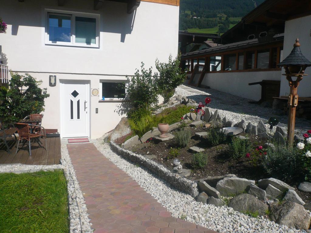 Familienferienwohnung Manuela Scherer Нойкірхен-ам-Гросфенедігер Номер фото