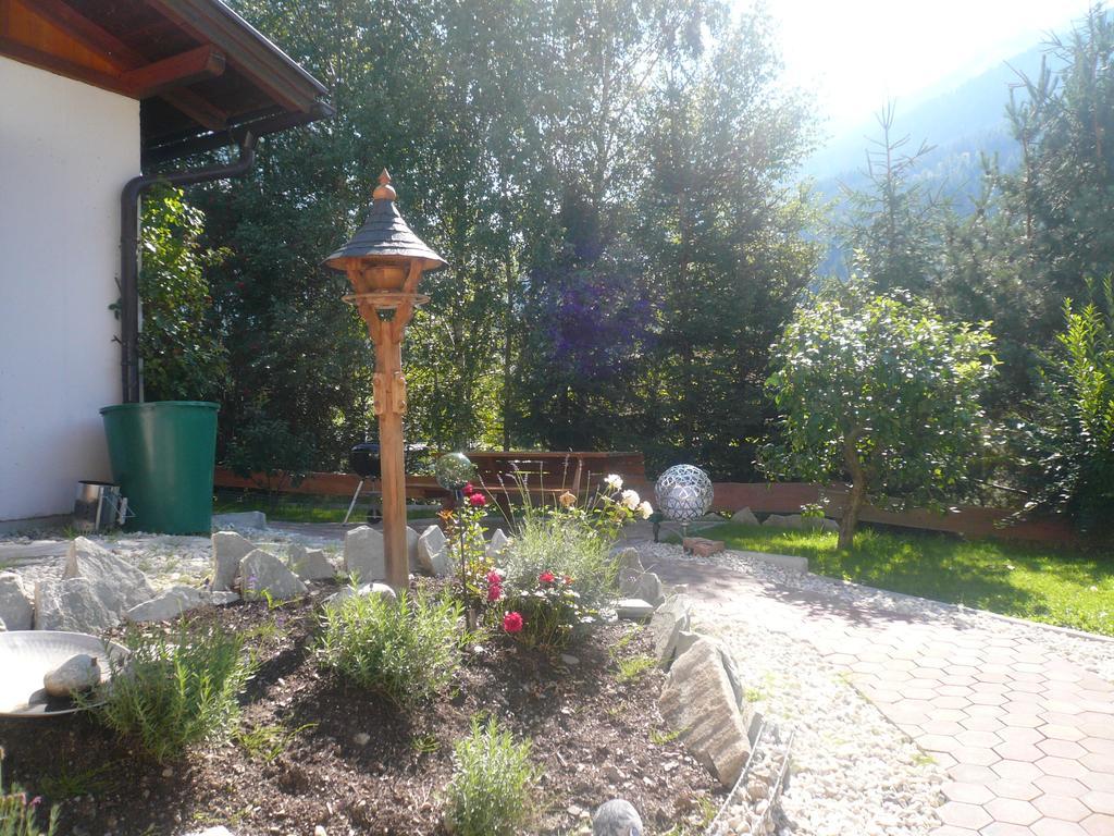 Familienferienwohnung Manuela Scherer Нойкірхен-ам-Гросфенедігер Екстер'єр фото