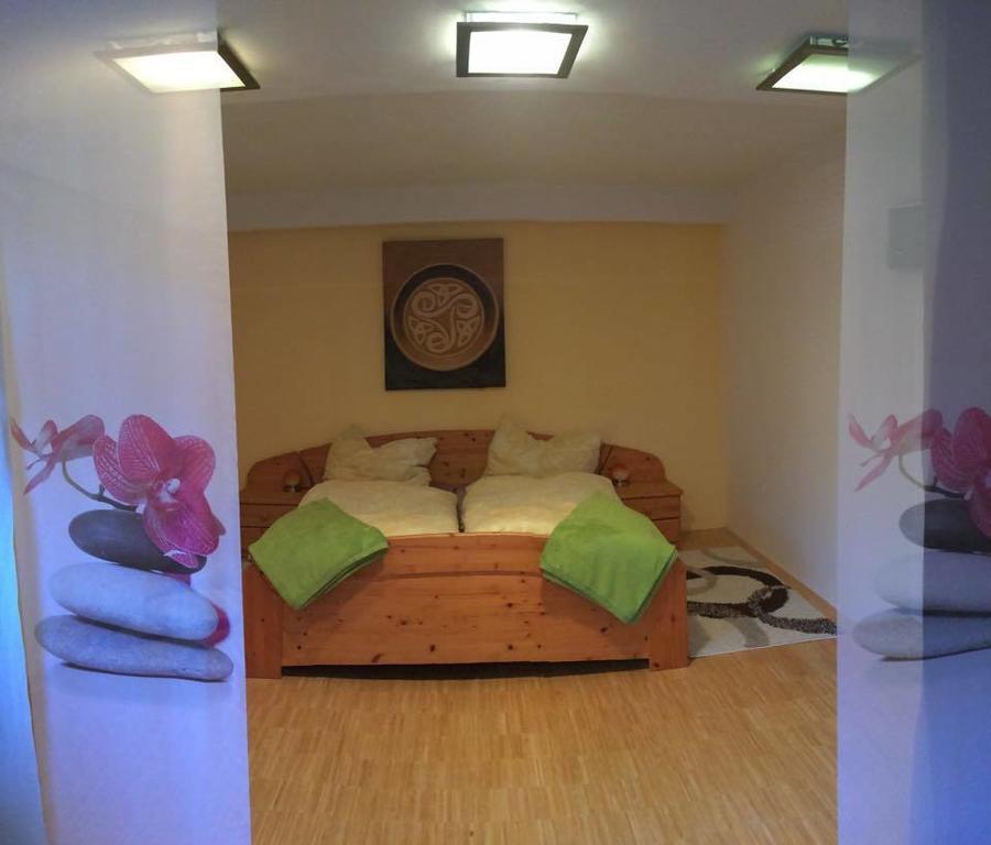 Familienferienwohnung Manuela Scherer Нойкірхен-ам-Гросфенедігер Екстер'єр фото